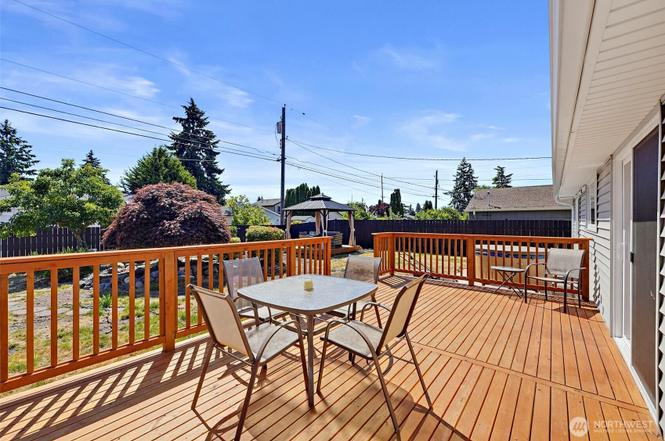 New cedar deck